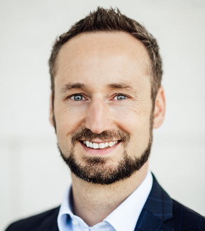 Christian Auer, LeadingX, Portrait 400 x 450, DienstLeistungen, Seminar, Führung Verkauf
